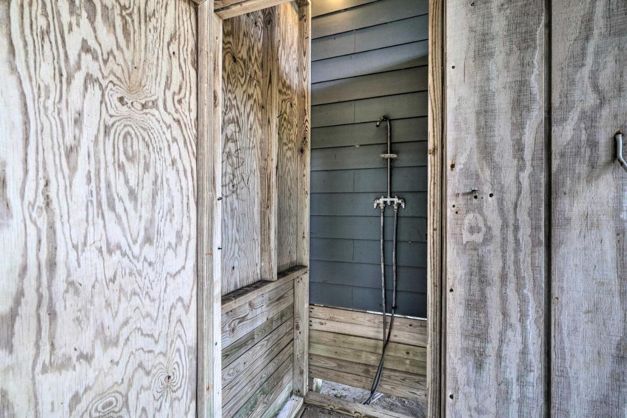 Avon Home On The Channel With Hot Tub And Deck! Exterior foto